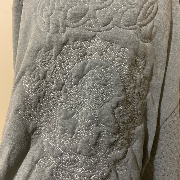 Rebel Wilson For Torrid Quilted Sweatshirt Gray women’s size 3X - Picture 6 of 10